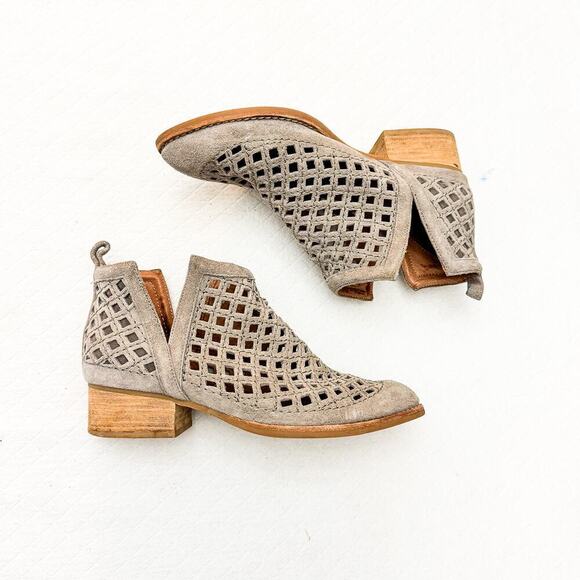 Jeffrey Campbell Beige Gray Taggart Open Weave Ankle Booties Size 6 - Picture 5 of 6